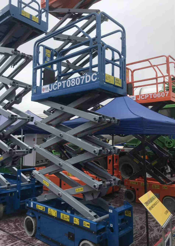 Auto Brake System Electric Work Platform Lifts Working Height 7.8m Safety Load 230KG